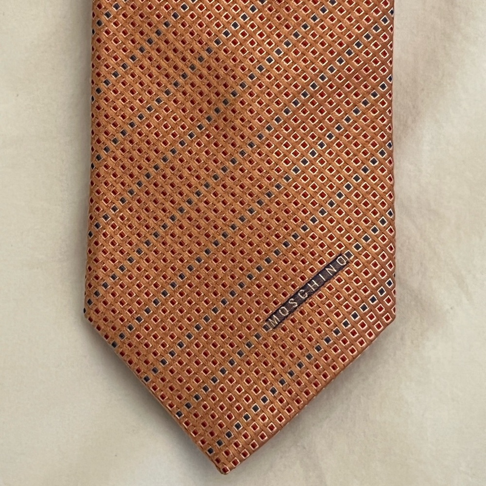Moschino men’s tie.  Excellent condition.
